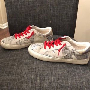 Steve Madden size 7 Philosophy sneaker
